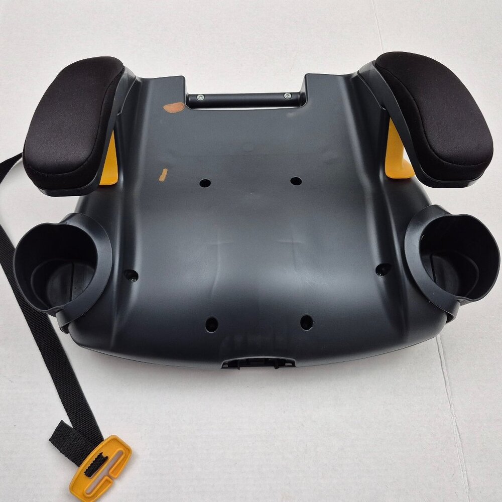 Chicco GoFit® Plus Backless Booster Car Seat W. Latch | Iron/Black Exp Nov. 2028 - Picture 7 of 9